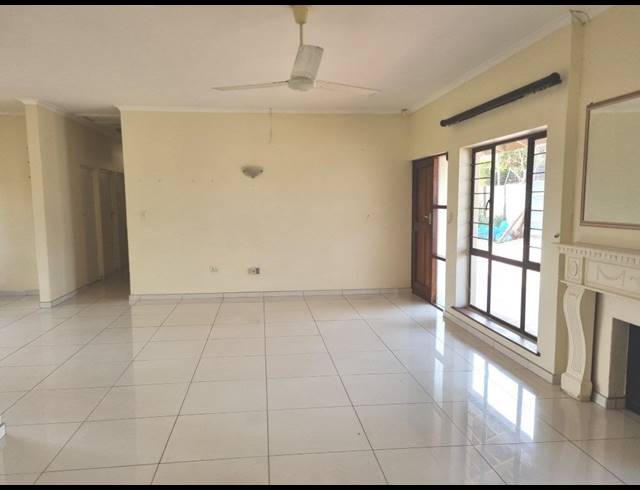 3 BEDROOM FREEHOLD RENTED IN PARK HILL